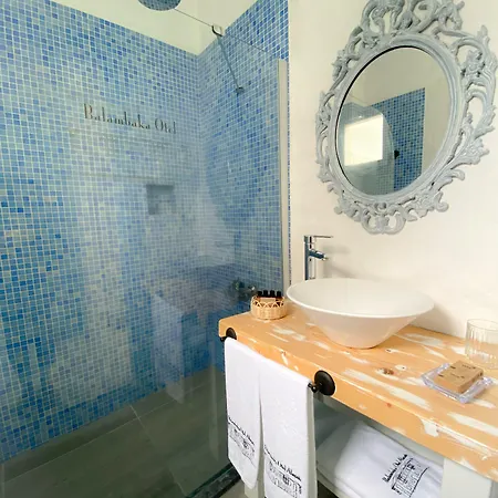 Balambaka - 호텔 *